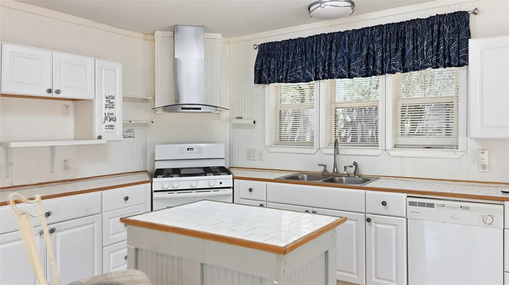 45 Country Place Lane Valley View, TX 76272