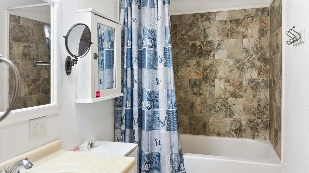 45 Country Place Lane Valley View, TX 76272