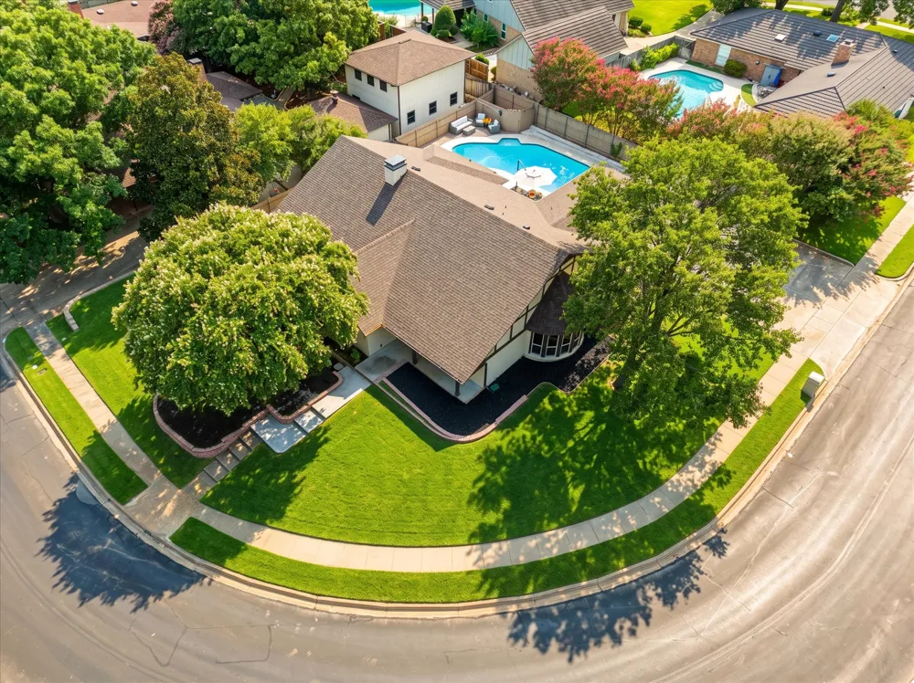 3313 Bobwhite Drive Bedford, TX 76021