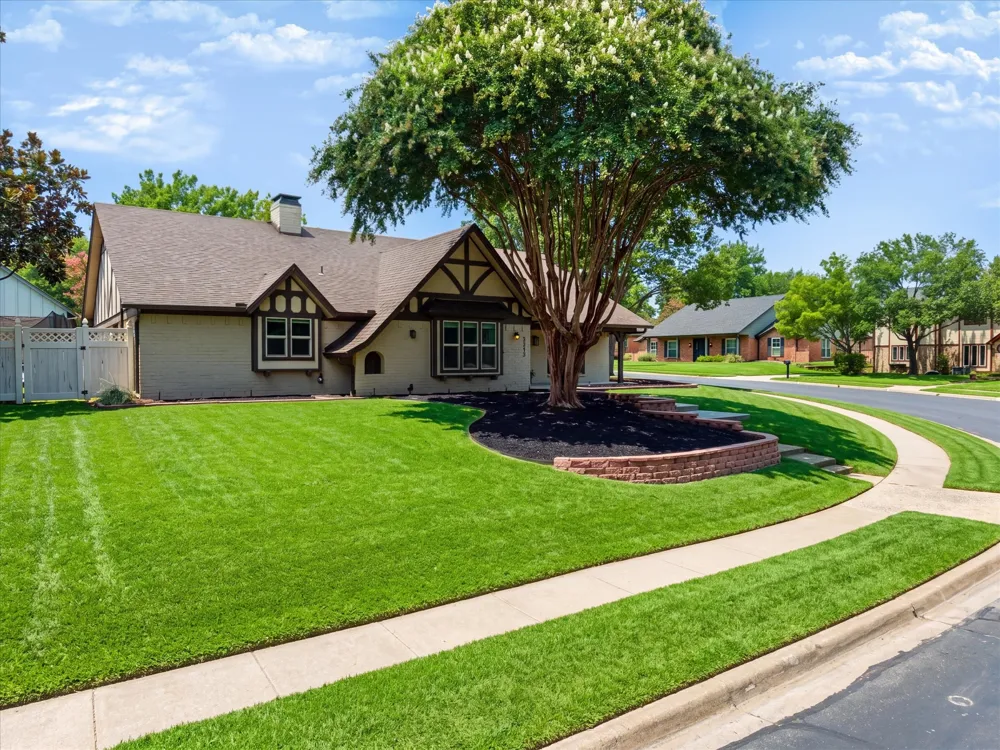 3313 Bobwhite Drive Bedford, TX 76021