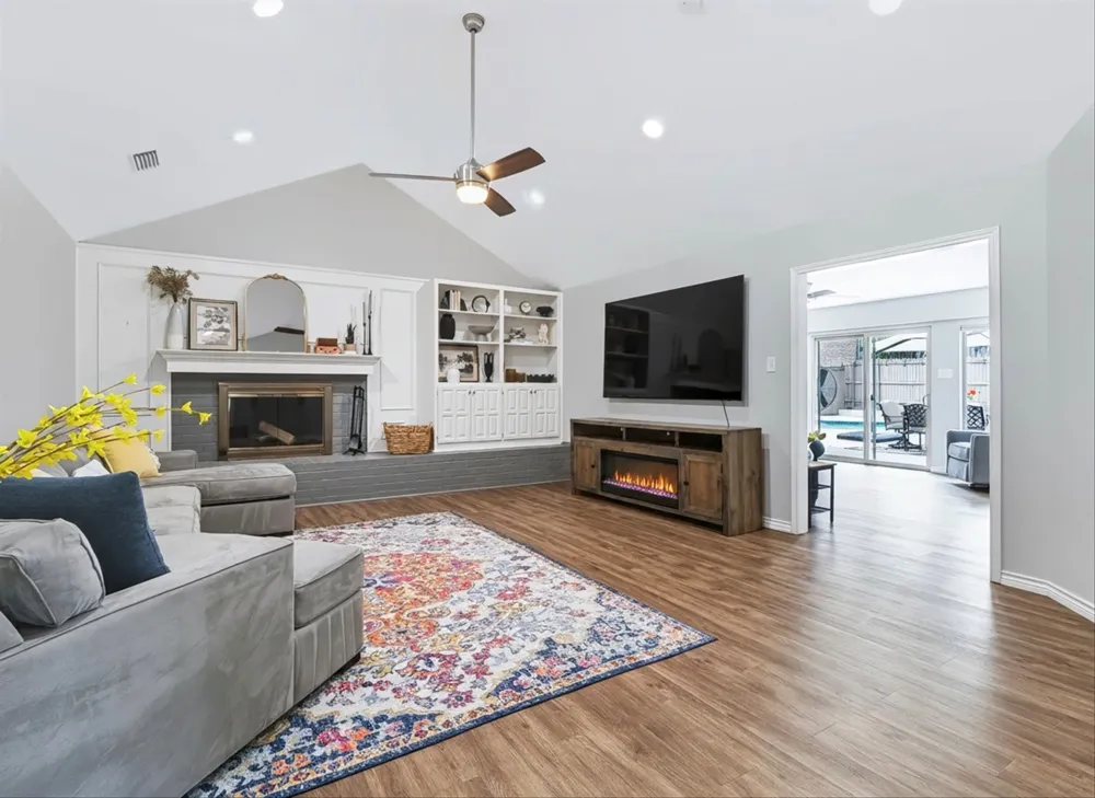 3313 Bobwhite Drive Bedford, TX 76021