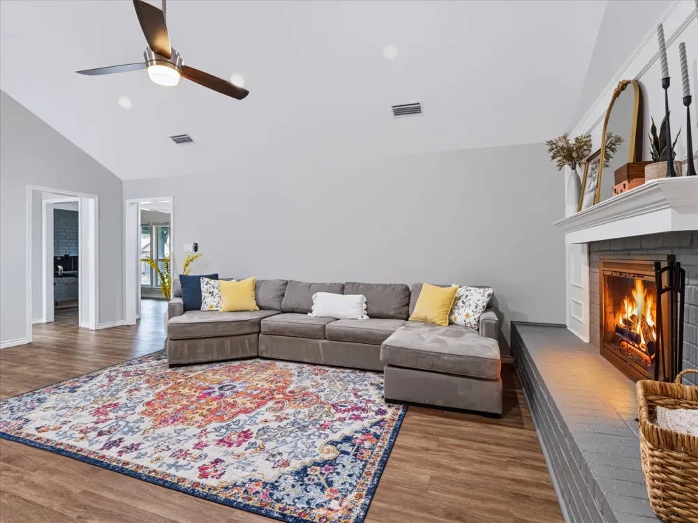 3313 Bobwhite Drive Bedford, TX 76021