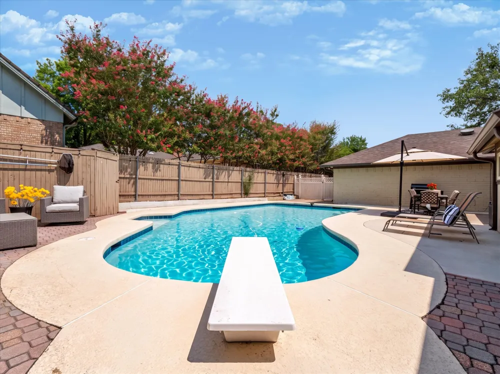 3313 Bobwhite Drive Bedford, TX 76021