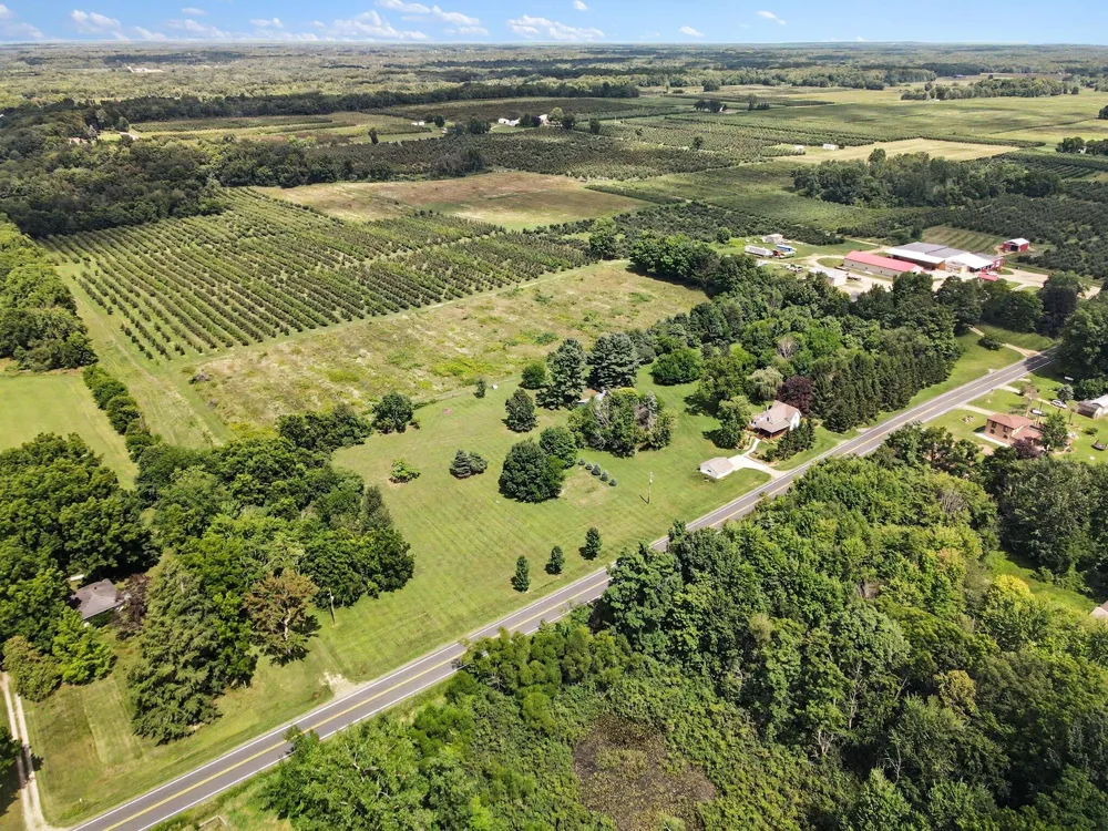 45054 County Road 380 Bloomingdale, MI 49026