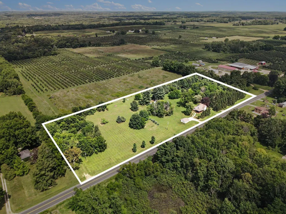 45054 County Road 380 Bloomingdale, MI 49026