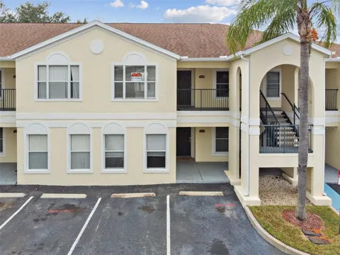 8827 GRAND PALMS CIRCLE #B