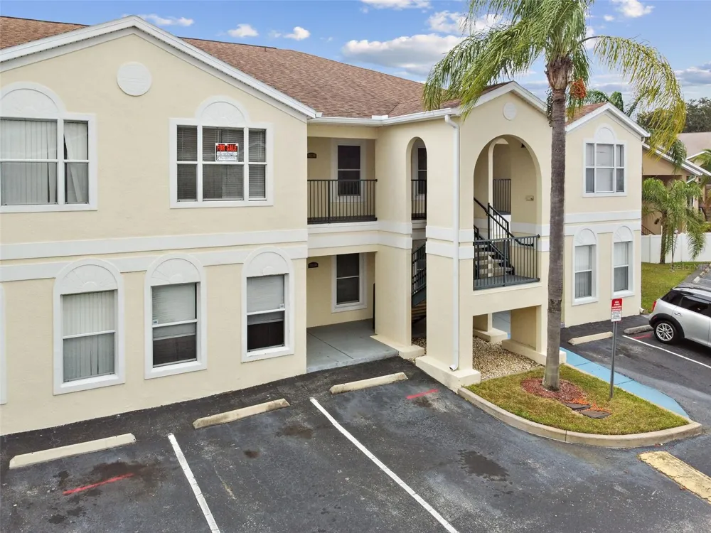 8827 GRAND PALMS CIRCLE #B Kissimmee, FL 34747