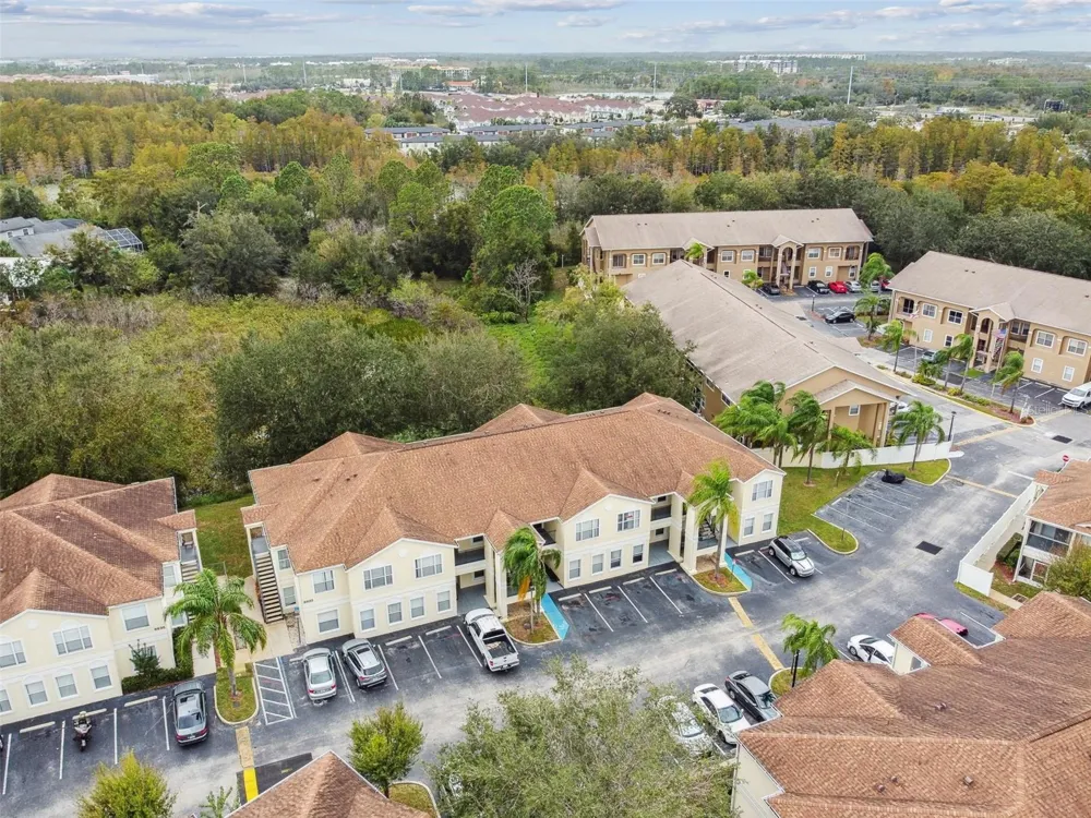 8827 GRAND PALMS CIRCLE #B Kissimmee, FL 34747