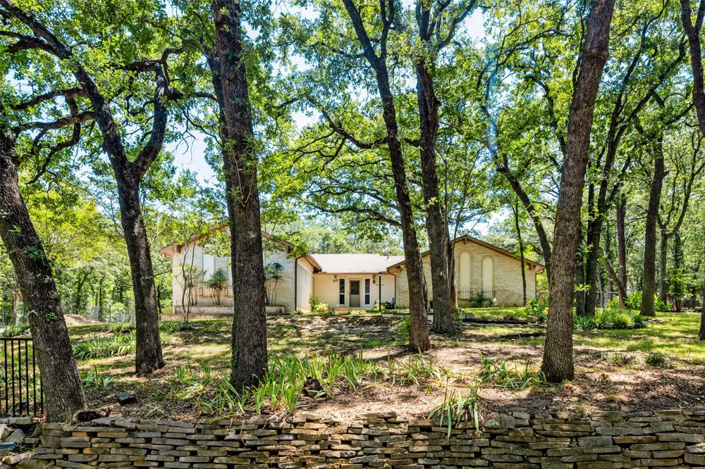 3014 Idlecreek Drive Dalworthington Gardens, TX 76016