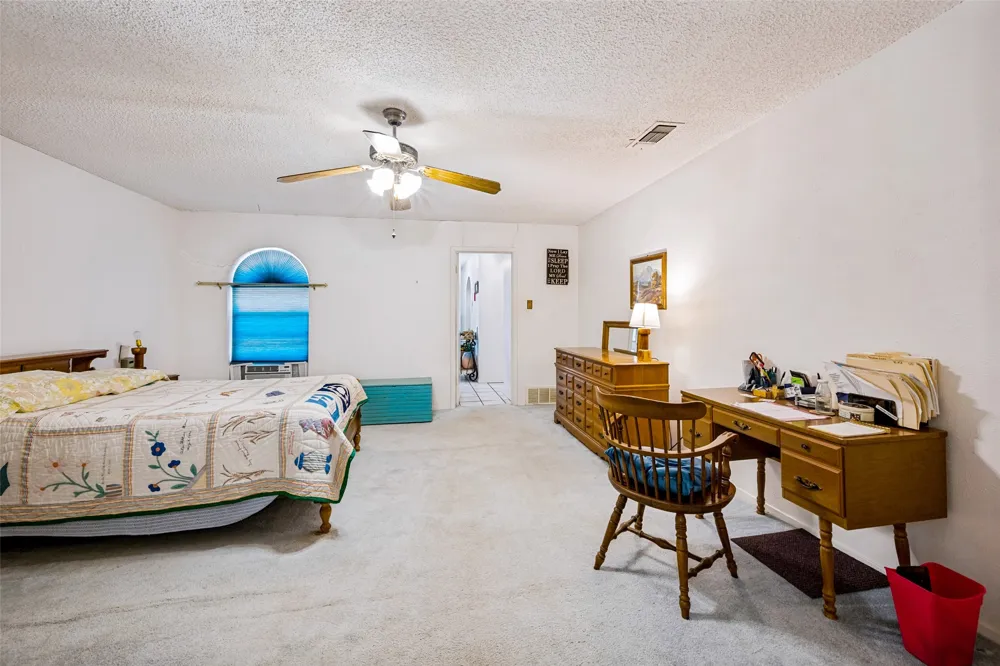 3014 Idlecreek Drive Dalworthington Gardens, TX 76016