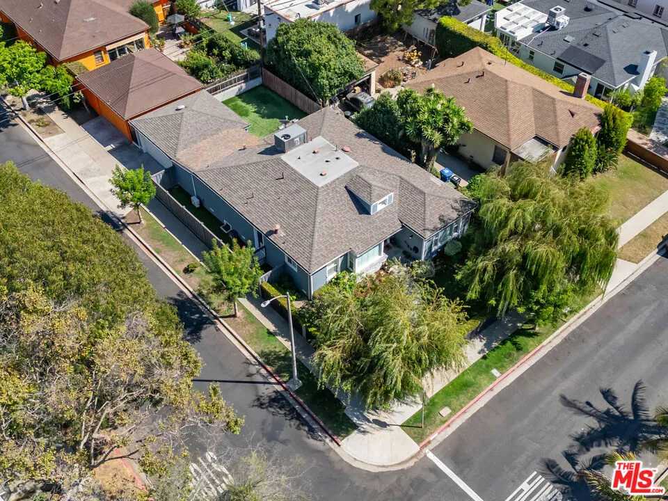 3002 S Beverly Drive Los Angeles, CA 90034