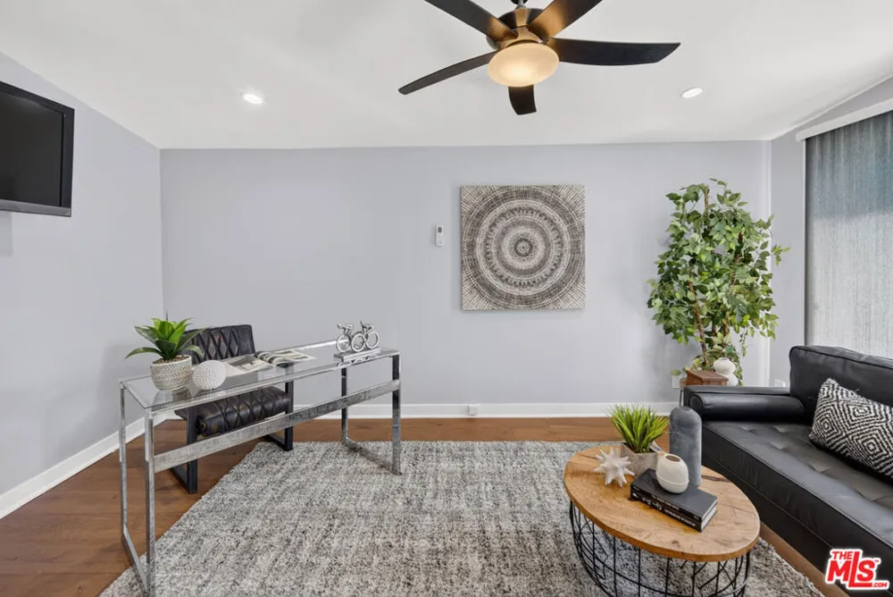 3002 S Beverly Drive Los Angeles, CA 90034