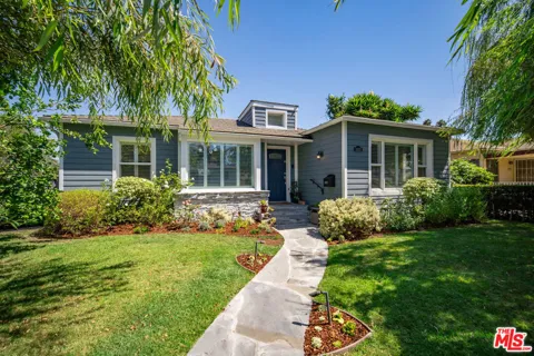 3002 S Beverly Drive