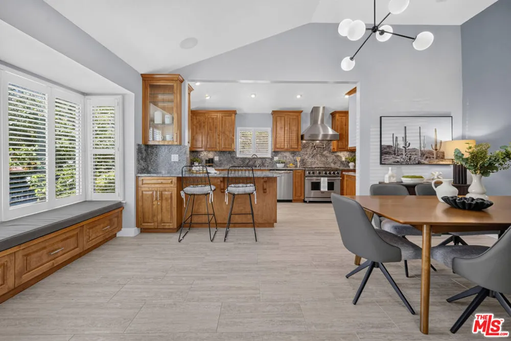 3002 S Beverly Drive Los Angeles, CA 90034