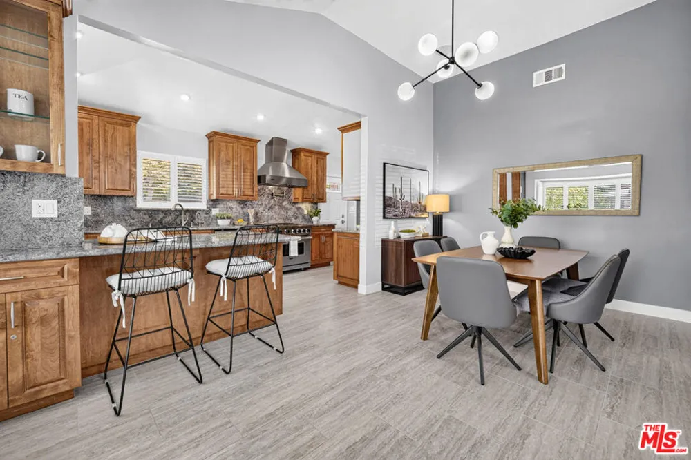3002 S Beverly Drive Los Angeles, CA 90034