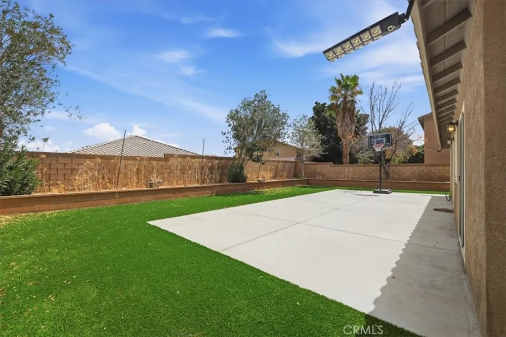 43646 Rialto Lancaster, CA 93535