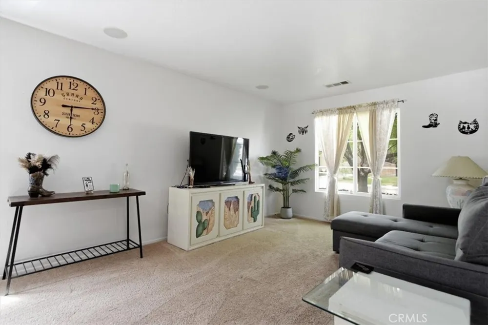 43646 Rialto Lancaster, CA 93535