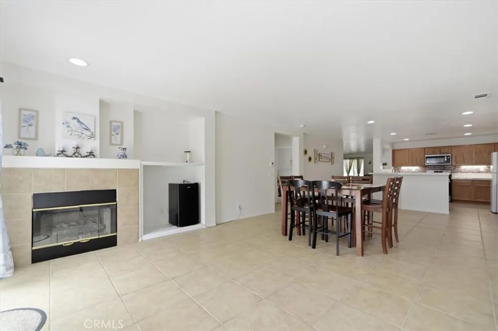 43646 Rialto Lancaster, CA 93535