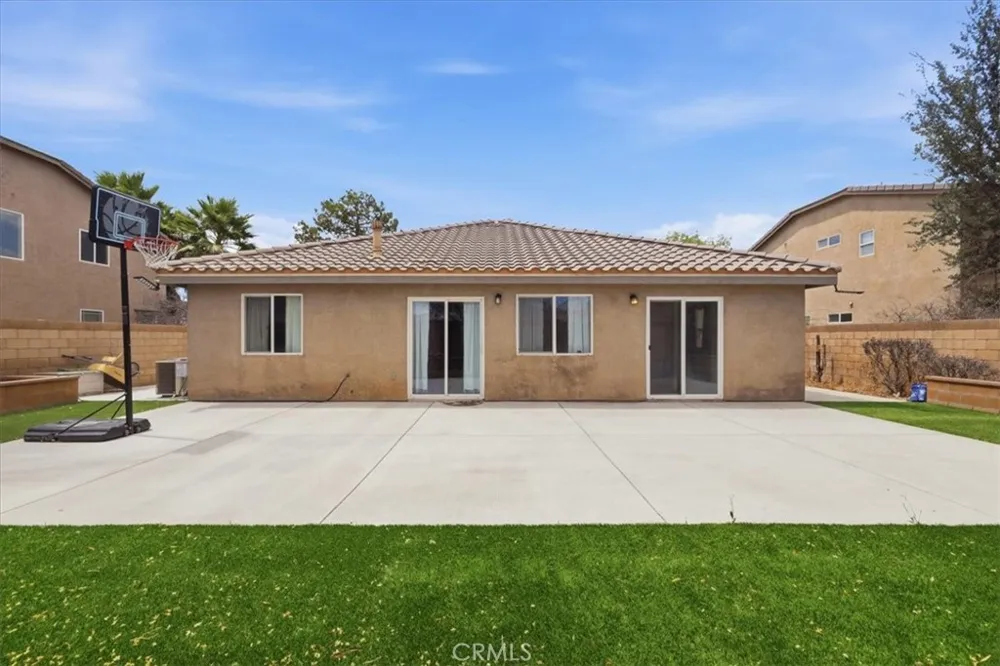 43646 Rialto Lancaster, CA 93535