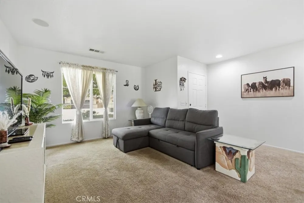 43646 Rialto Lancaster, CA 93535