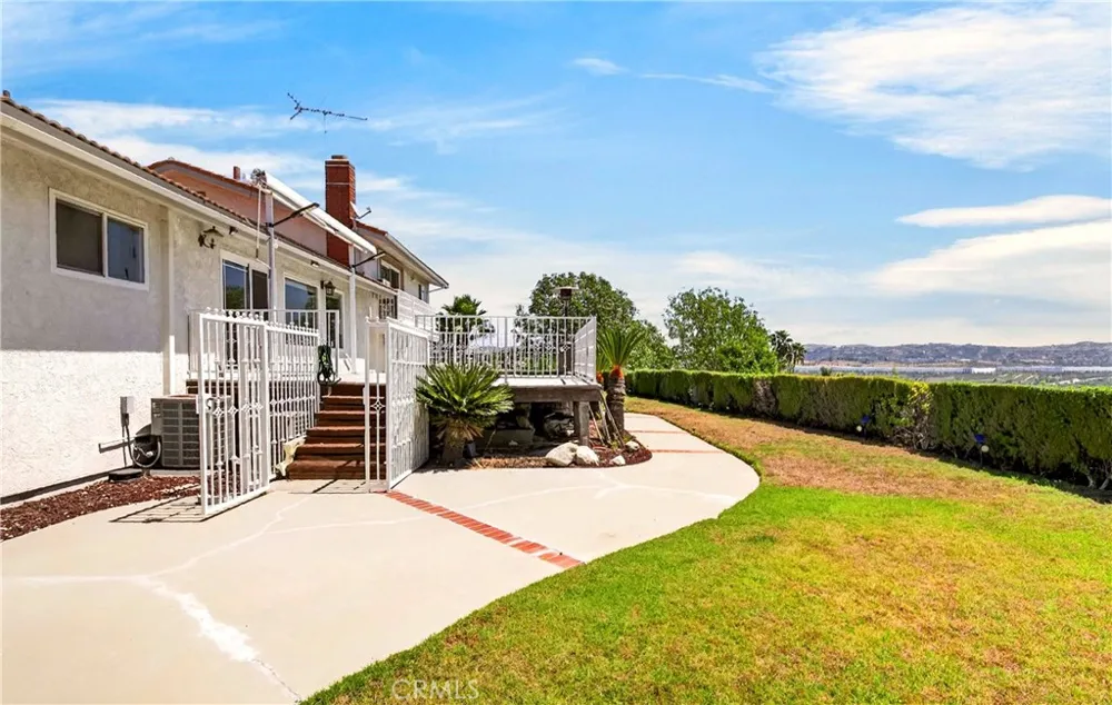 880 Gartel Walnut, CA 91789