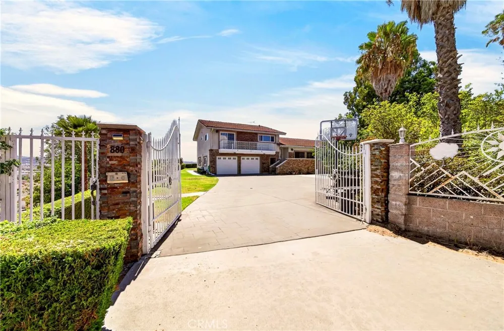 880 Gartel Walnut, CA 91789