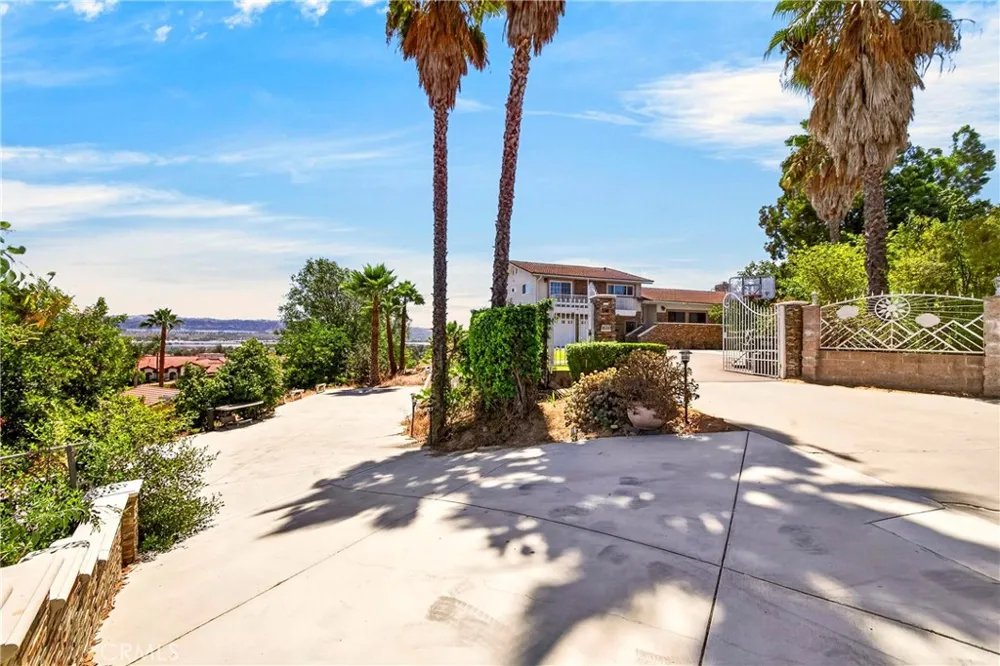 880 Gartel Walnut, CA 91789