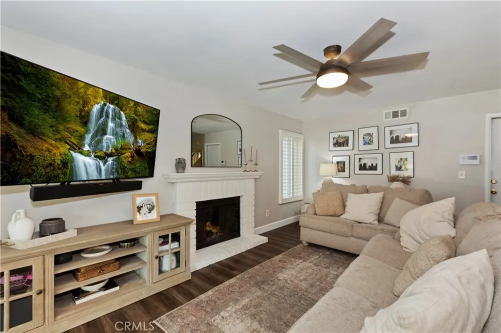 1613 Deanna Redlands, CA 92374