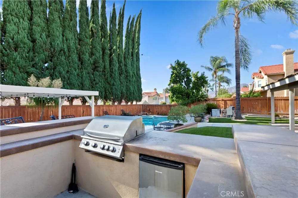 1613 Deanna Redlands, CA 92374