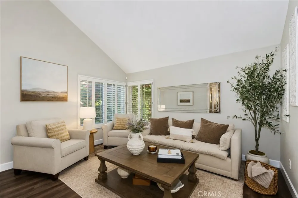 1613 Deanna Redlands, CA 92374