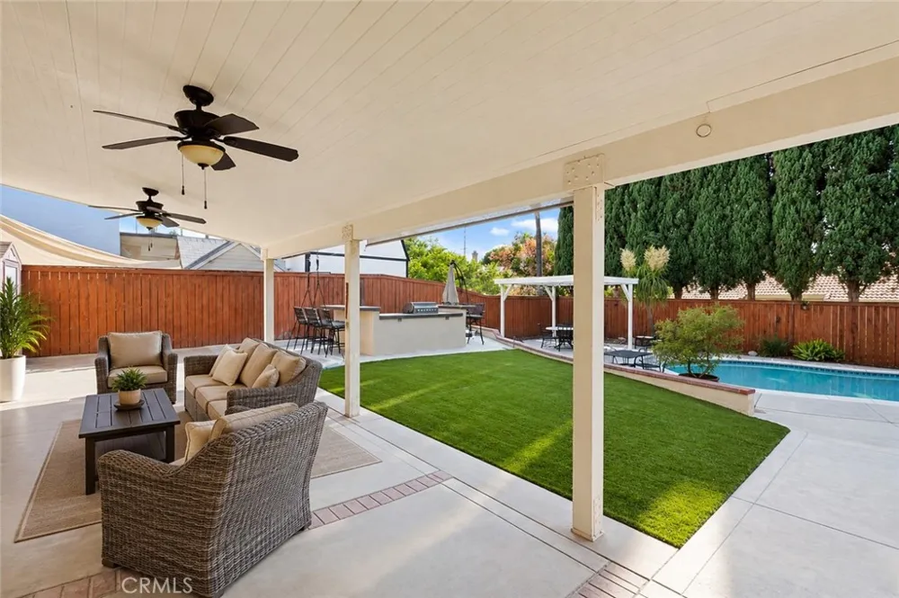1613 Deanna Redlands, CA 92374
