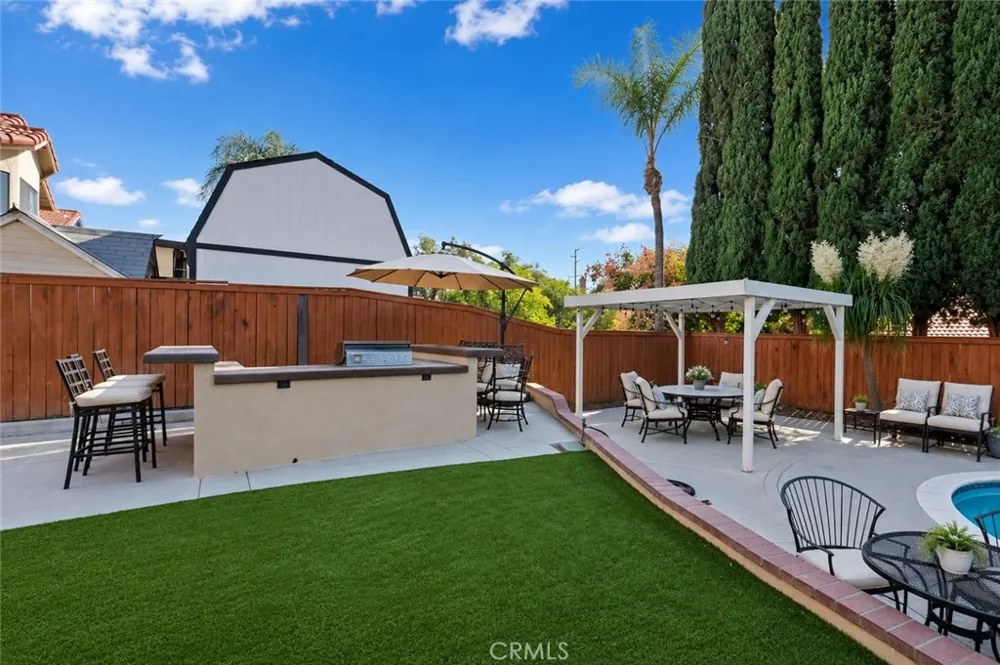1613 Deanna Redlands, CA 92374