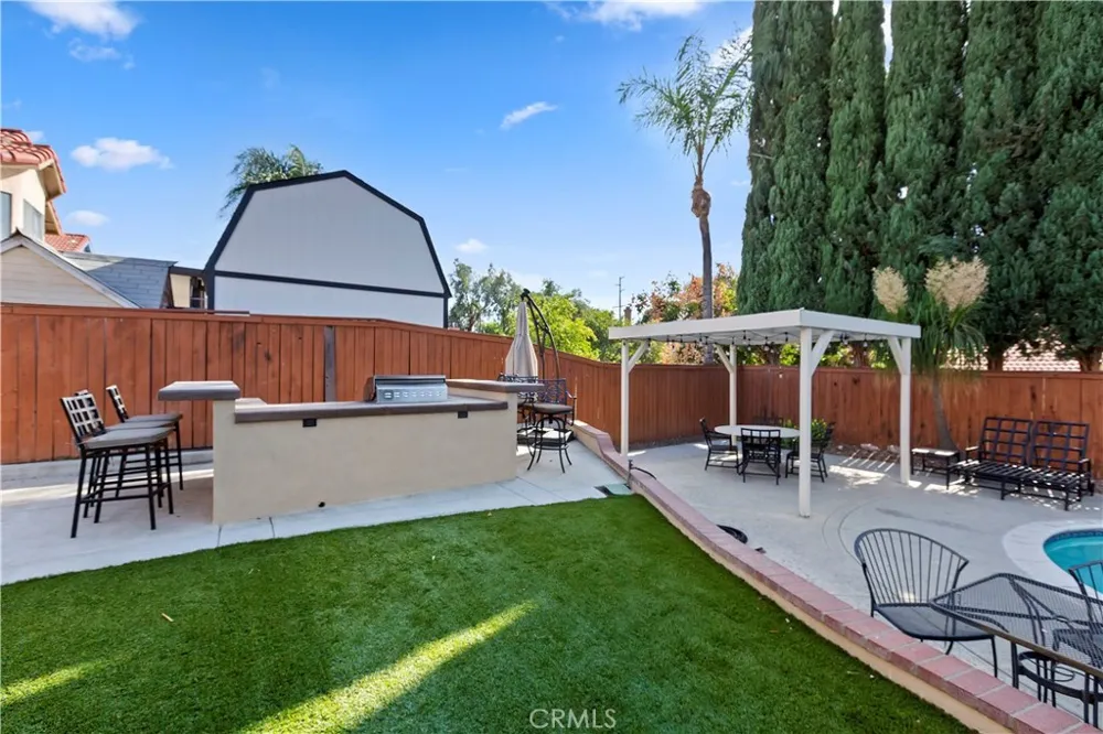 1613 Deanna Redlands, CA 92374