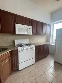 2605 NEW YORK AVE Union City, NJ 07087