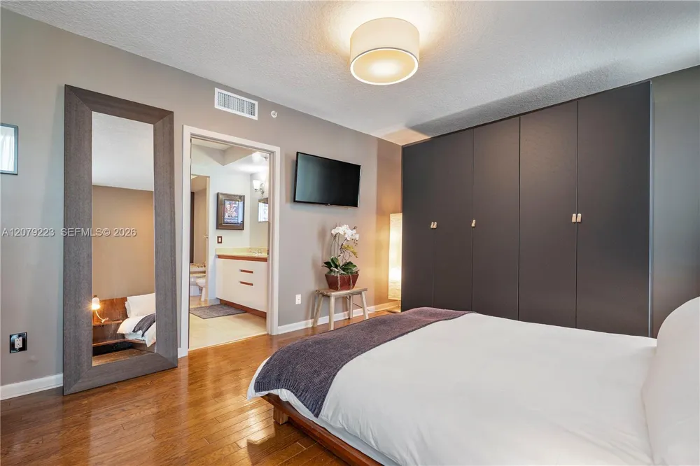 1500 Ocean Dr #810 Miami Beach, FL 33139