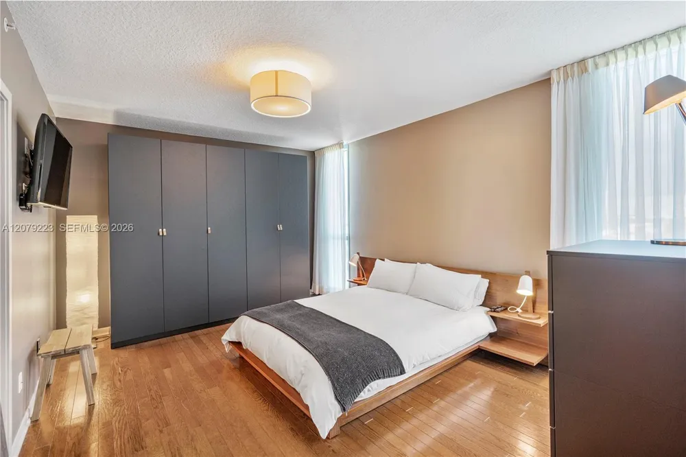 1500 Ocean Dr #810 Miami Beach, FL 33139