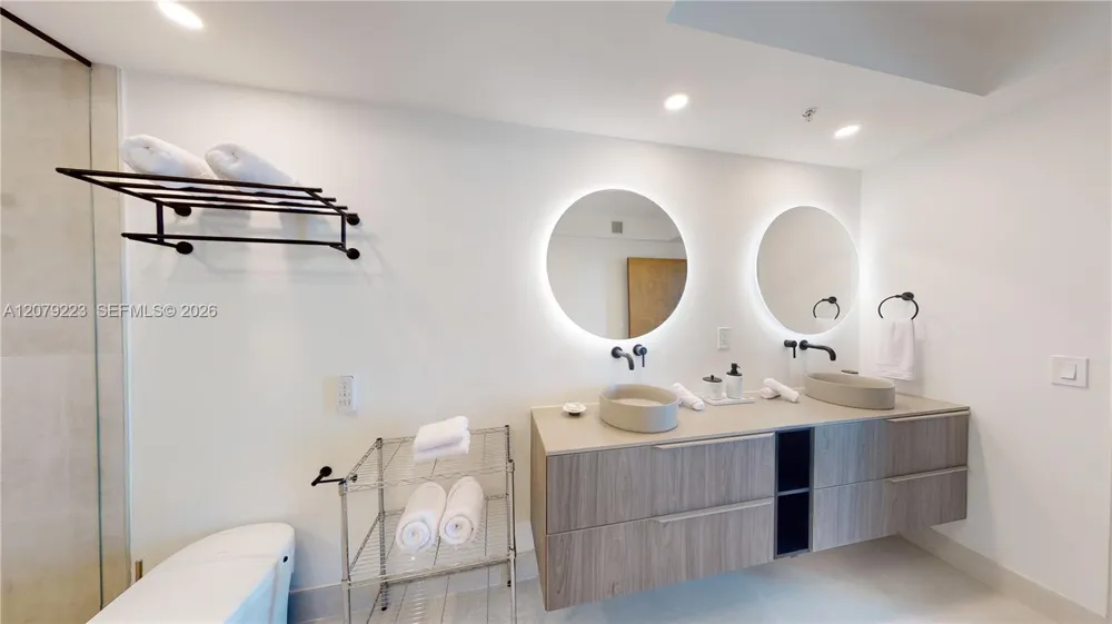 1500 Ocean Dr #810 Miami Beach, FL 33139