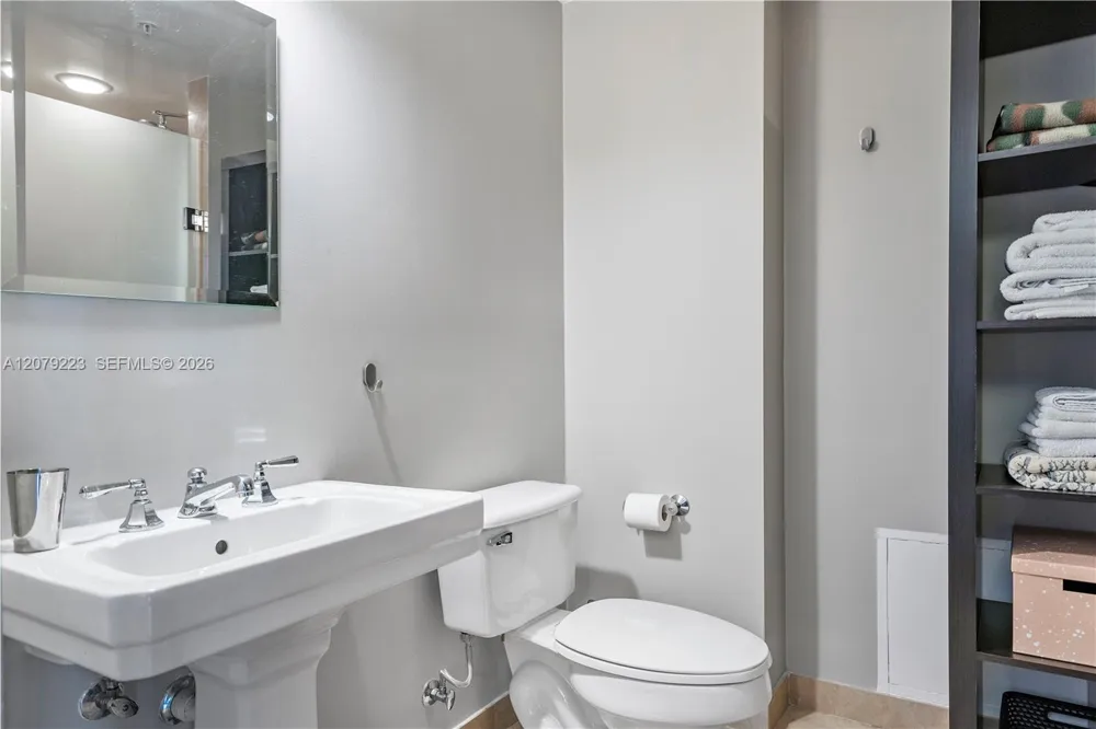 1500 Ocean Dr #810 Miami Beach, FL 33139