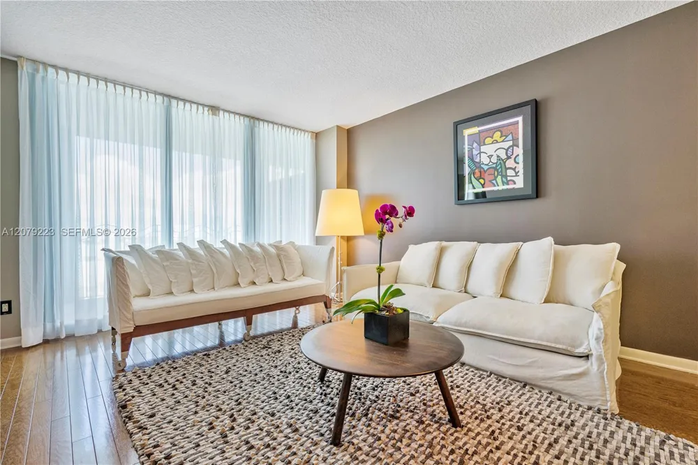1500 Ocean Dr #810 Miami Beach, FL 33139