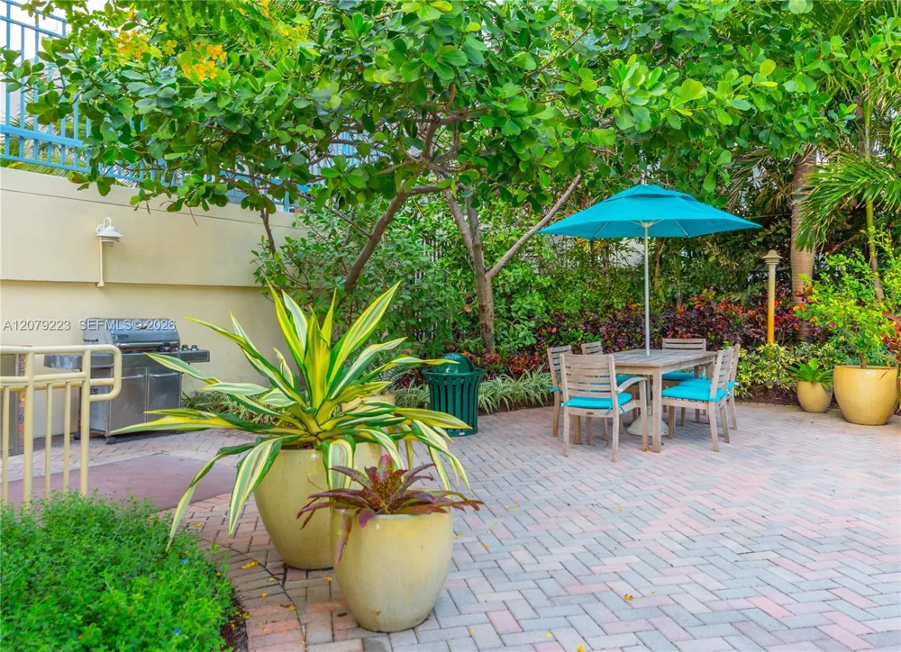 1500 Ocean Dr #810 Miami Beach, FL 33139