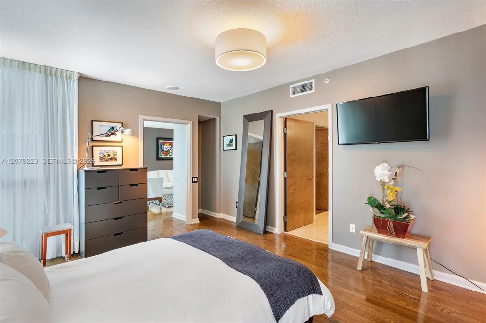 1500 Ocean Dr #810 Miami Beach, FL 33139