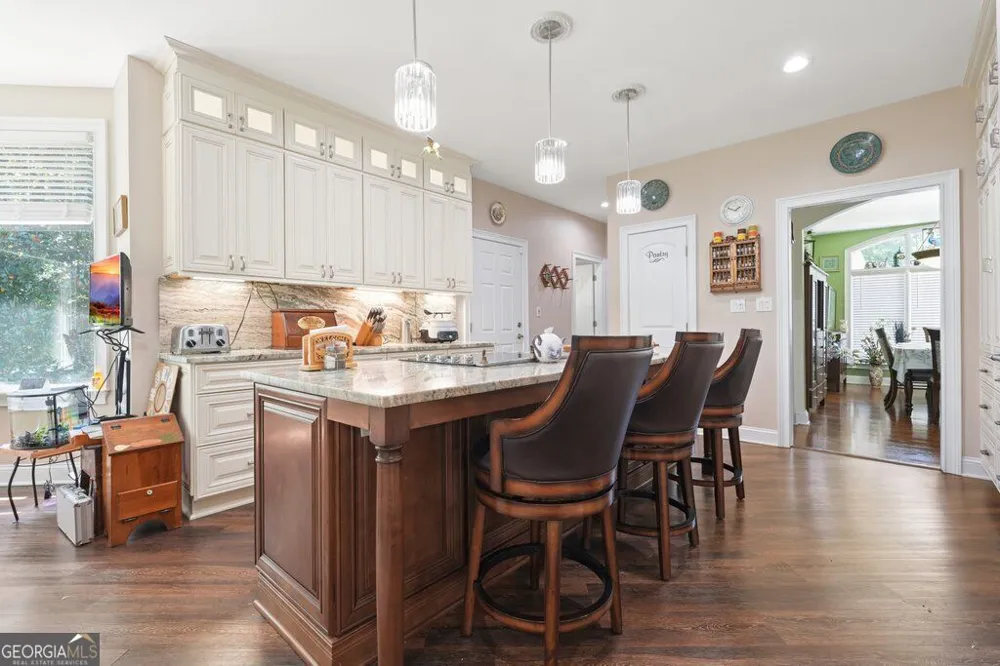 21 Rocky CIR NE White, GA 30184
