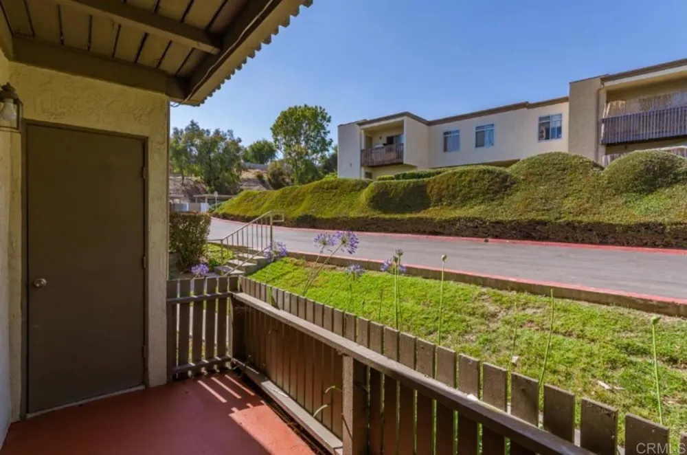 432 Edgehill Lane #15 Oceanside, CA 92054