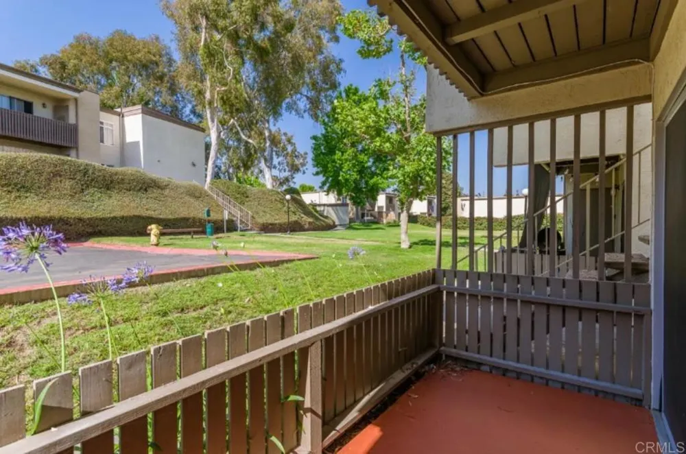 432 Edgehill Lane #15 Oceanside, CA 92054