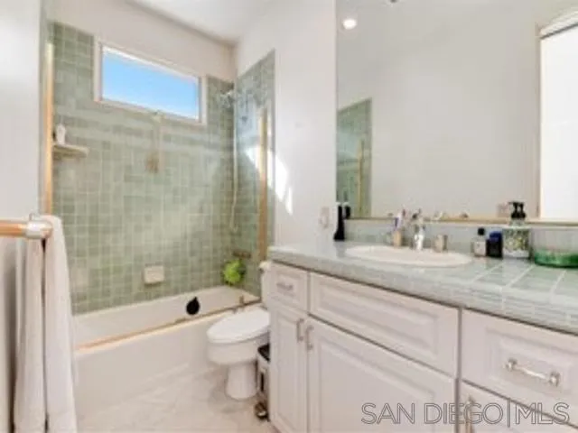 17381 Circa Oriente Rancho Santa Fe, CA 92067