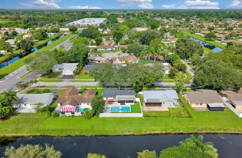 9819 Spanish Isles Drive Boca Raton, FL 33496