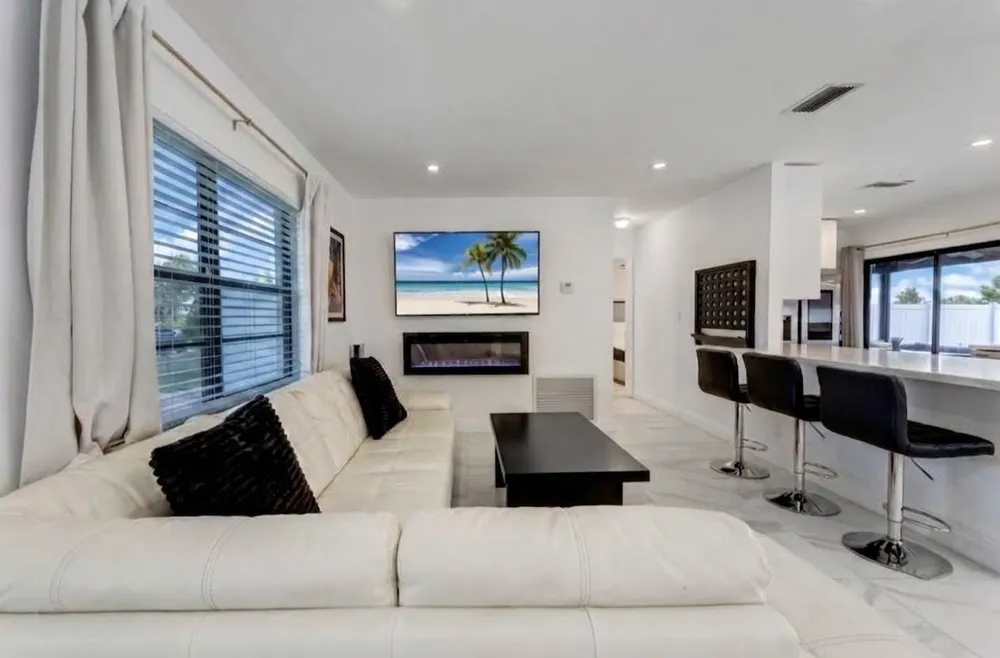 9819 Spanish Isles Drive Boca Raton, FL 33496