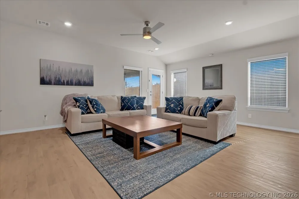 4623 S Chestnut Avenue Broken Arrow, OK 74011