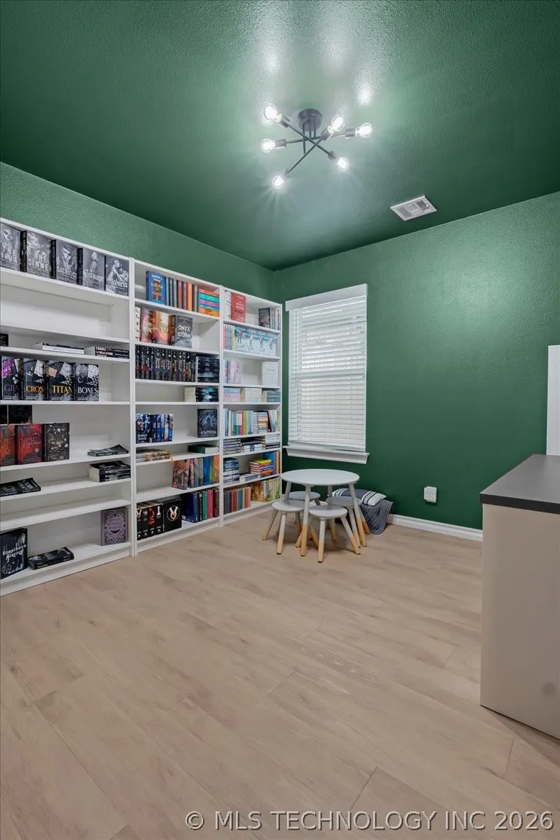 4623 S Chestnut Avenue Broken Arrow, OK 74011