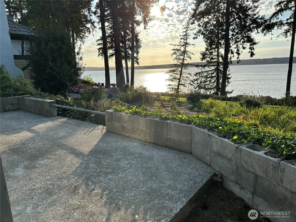 3722 Forest Beach Drive Gig Harbor, WA 98335
